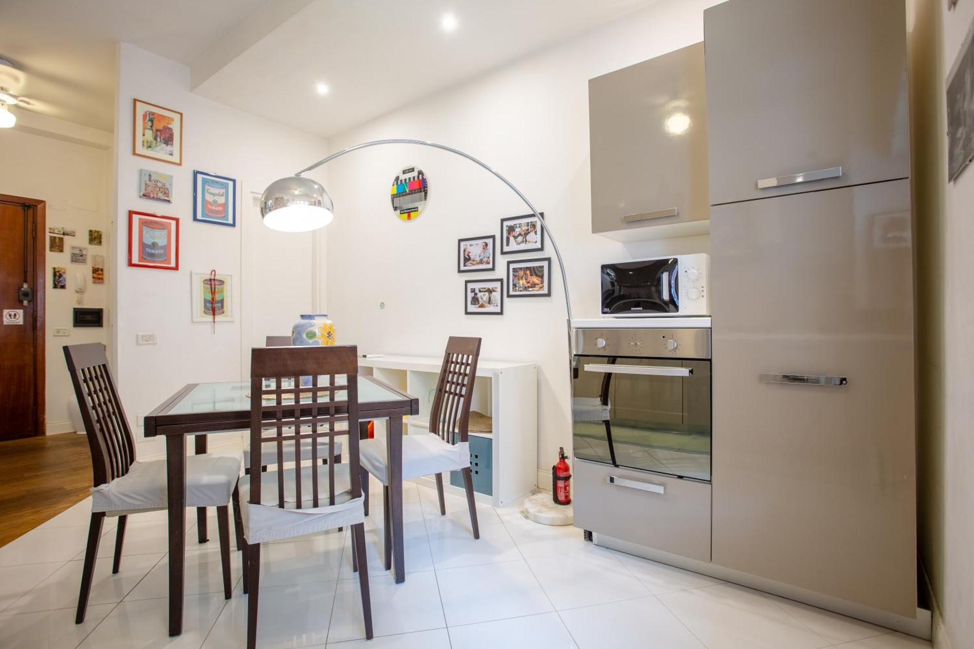 Comfortable In A Strategic Position Appartement